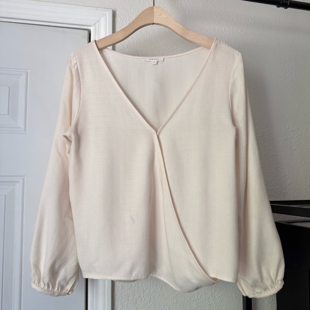 VETTA light blush peach pale surplice puff long sleeve cropped‎ blouse shirt